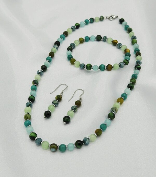 Zestaw z agatem, jadeitem i hematytem